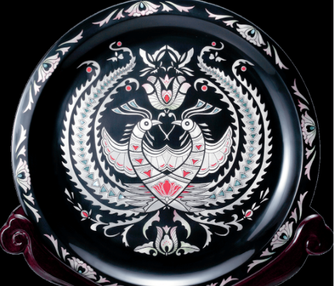 漆器银杯也不破例可以说是值得让魔域玩家收藏的匠心臻品了